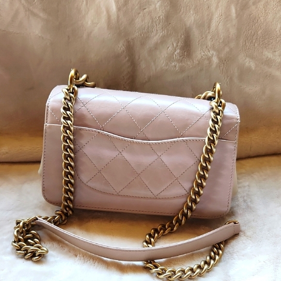 CHANEL Blush Pink Flap Quilted Shoulder Bag with Gold Chain - Picture 8 of 13